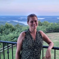 Houchens Industries / Houchens Food Group Employee Danna Monroe's profile photo