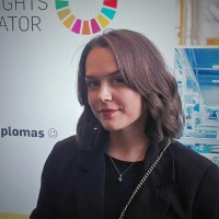 Simone Rishede Email