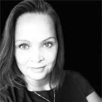 Rie Zibrandtsen Email