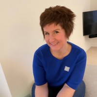 Lynne Charlton Email