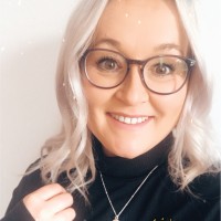 Chloe Burgess Email & Phone Number