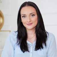 Viktória Farkas Email