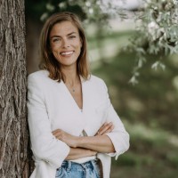 Henrietta Moon Email & Phone Number