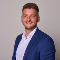 SCHUNK - Hand in hand for tomorrow Employee Lukas Langer's profile photo