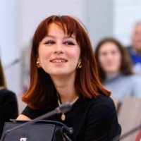 Salomé Ferraris Email