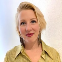 Ravenna Hennane Email