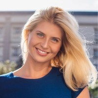 Veronika Komarkova Email