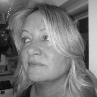 Emma MacLeod Email