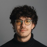 DEV12 Group Employee Szymon Gwóźdź's profile photo