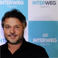 Alexandre Correa Email