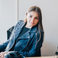 JOIN Employee Célia Santha's profile photo