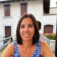 Expert Thinking Employee Vicky H.'s profile photo