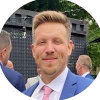 Jeroen van der Reeth Email