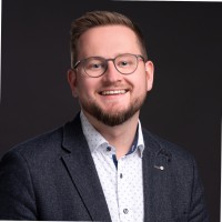 Bastian Mayer Email