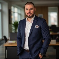 Tobias Böhm Email