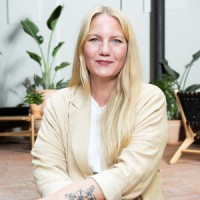 Carina Holtmon Email