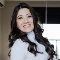 Deborah Ribeiro Email