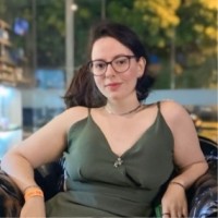 Laís Magalhães Email