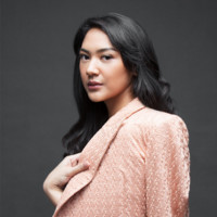 E-mail e número de telefone de Putri Tanjung