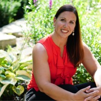 Lisa Schrader