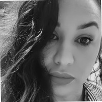 Paula Flores Email