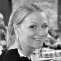 Reset Employee Elizabeth McMonagle's profile photo