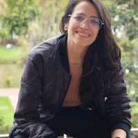 Adriana Lara Email