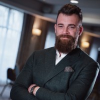 Simon Leuty Email & Phone Number