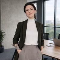 Lisa Momberger Email