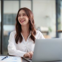 Mona Xiang Email