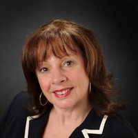 Lighthouse Realty Employee Valerie Browne's profile photo