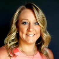 Travelers Employee April R.'s profile photo