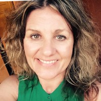 Stephie Npqh. Email