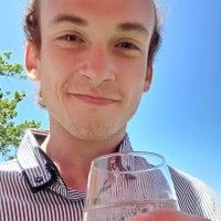 Nicholas Kuün Email