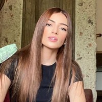 Model Employee Bon Dereck's profile photo