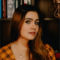 Bruna Assis Email