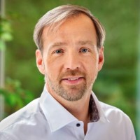 Lars Lindquist Email & Phone Number