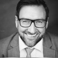 Oliver Wolf Email