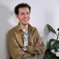 Wouter V. Email