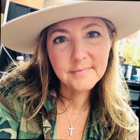Tara Holmes Email & Phone Number