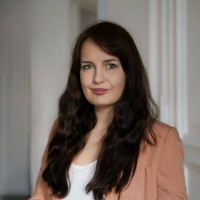 Juliane Starck Email