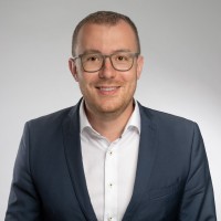 Andreas Henn Email
