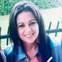 Julia Teixeira Email