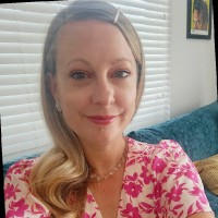 Vivage Beecan Employee April Batdorf's profile photo