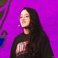 Lara Beatriz MacHado Email