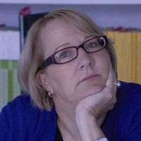 Kim Arnott Email & Phone Number