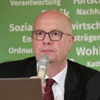 Hans-Peter Meinhardt Email