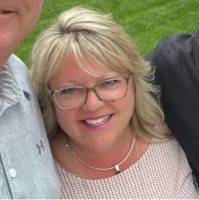 Vicki Svec Email & Phone Number