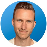 Martin Roxström Email