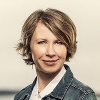 Kari Dyvesveen Email